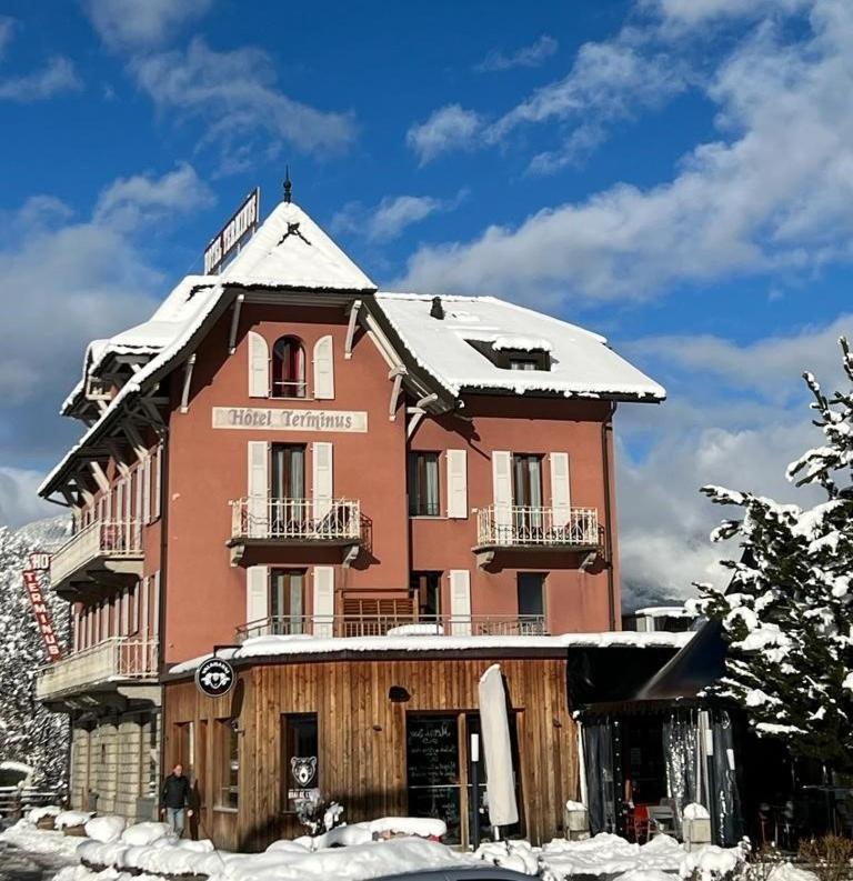 Hotel Terminus Orsieres Exterior photo